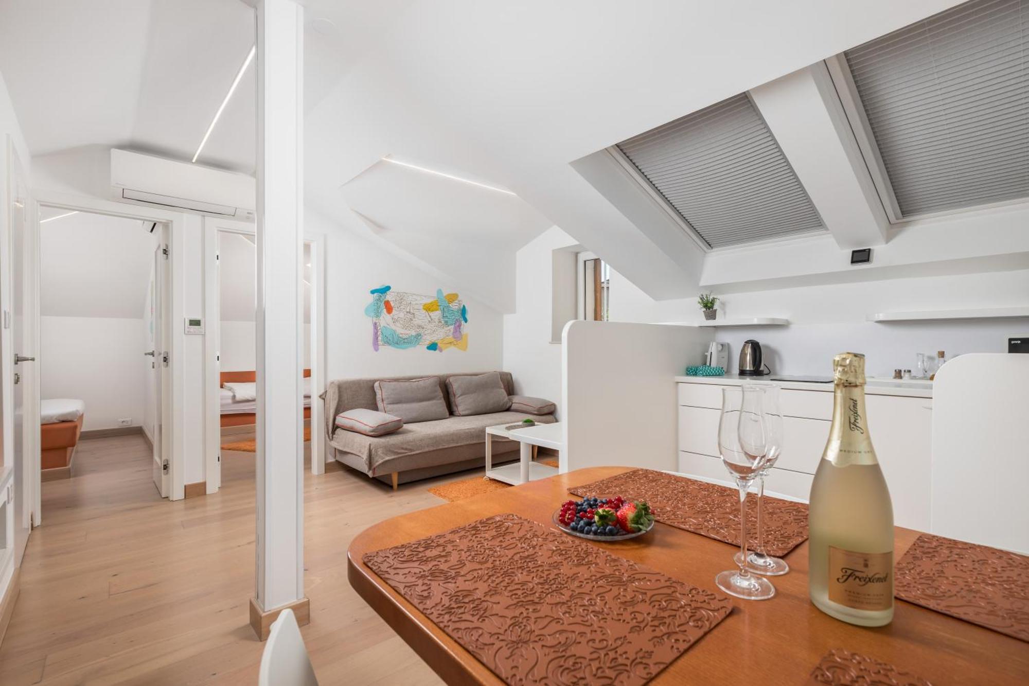 Apartments Anaika At The Beach, Opatija Bagian luar foto